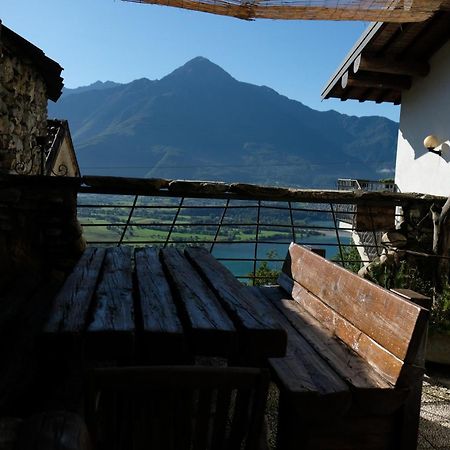 Appartamenti Montemezzo Le Case In Pietra Vista Lago Джера-Ларіо Екстер'єр фото