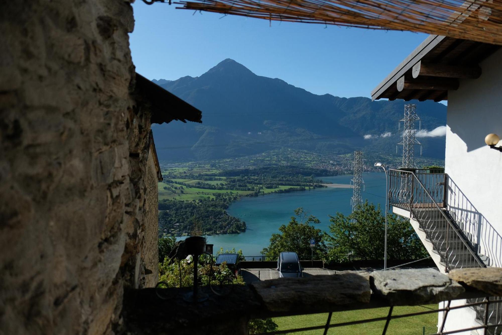 Appartamenti Montemezzo Le Case In Pietra Vista Lago Джера-Ларіо Екстер'єр фото
